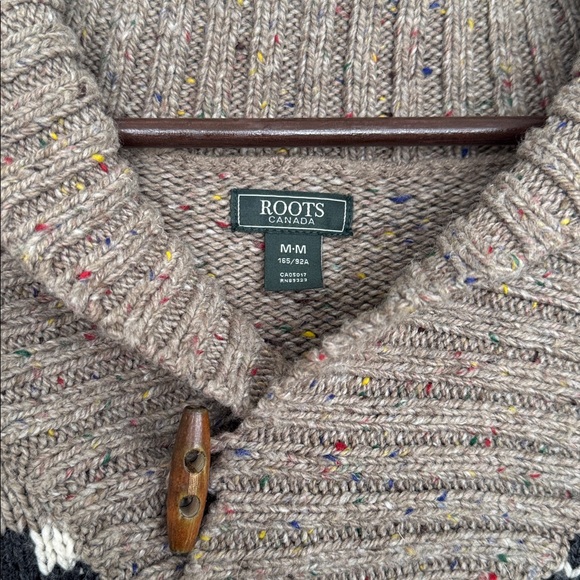 Roots Tan and Black Patterned Crewneck Sweater. Unisex style. - Picture 4 of 4